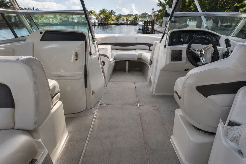 30 ft dual console, worn carpet