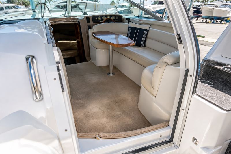 40 ft express cruiser, worn carpet