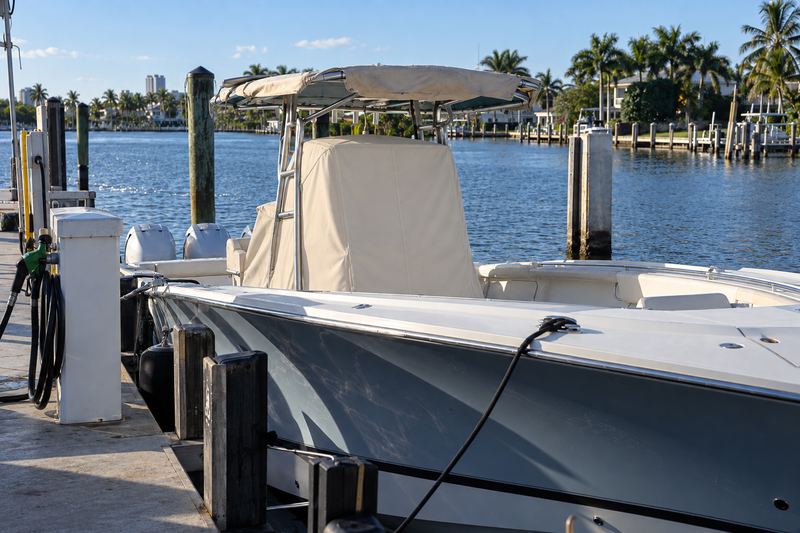 39 ft center console, new cream T-top and console covers