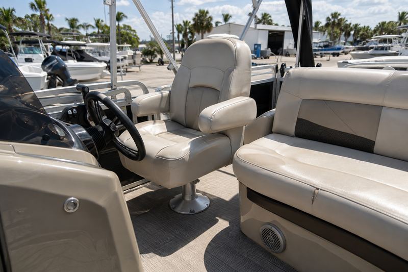 24 ft pontoon, worn pontoon seats