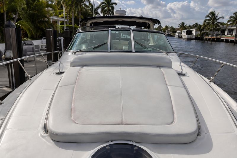 40 ft express cruiser, worn sunpad