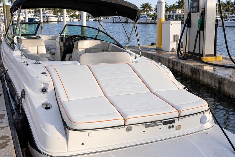 28 ft bowrider, new aft sunpad in white with orange piping