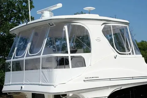 Strataglass Strataglass, Enclosure on a flybridge cruiser, maker photo