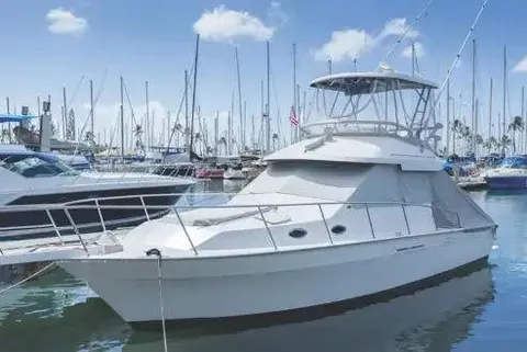 Strataglass Strataglass, Flybridge enclosure at the marina, maker photo