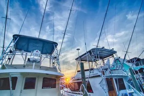 Strataglass Strataglass, Sportfish tower enclosures at the dock, maker photo